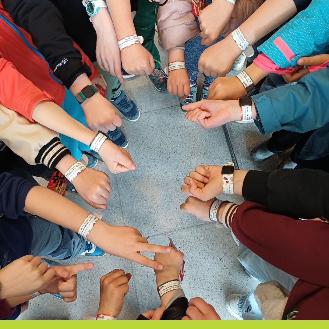 Besuch der Leipziger Buchmesse – Ein gemeinsames Bildungsprojekt der Bewegten Grundschule und des Hortes der TSA in Hermsdorf Besuch der Leipziger Buchmesse – Ein gemeinsames Bildungsprojekt der Bewegten Grundschule und des Hortes der TSA in Hermsdorf